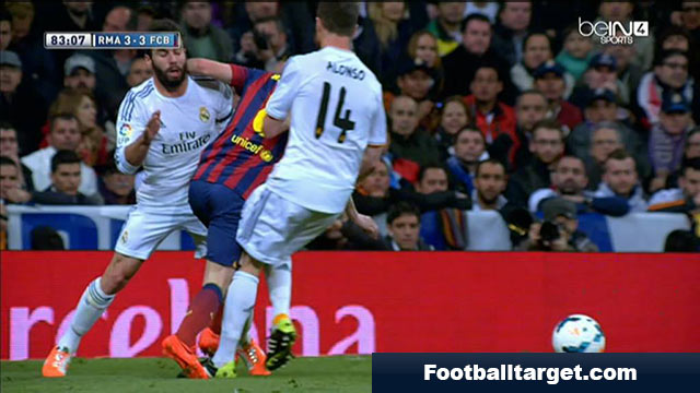 Real-Madrid-vs-Barcelona-Iniesta-2-Penalty